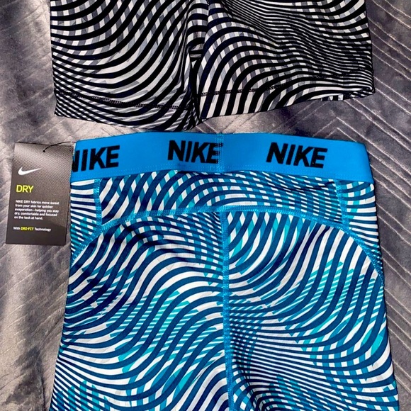 Nike DriFit training shorts - Picture 2 of 2